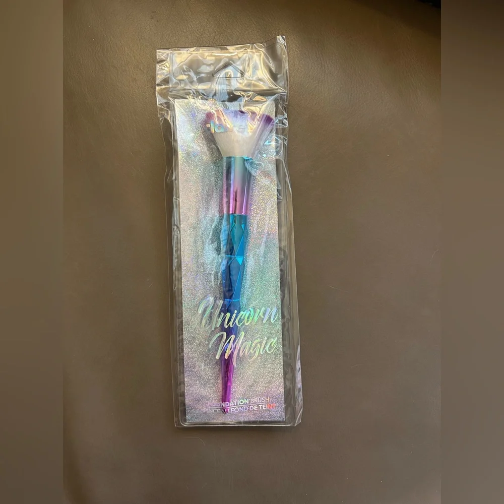 Unicorn 🦄 Magic Foundation Brush - Blue and Pink